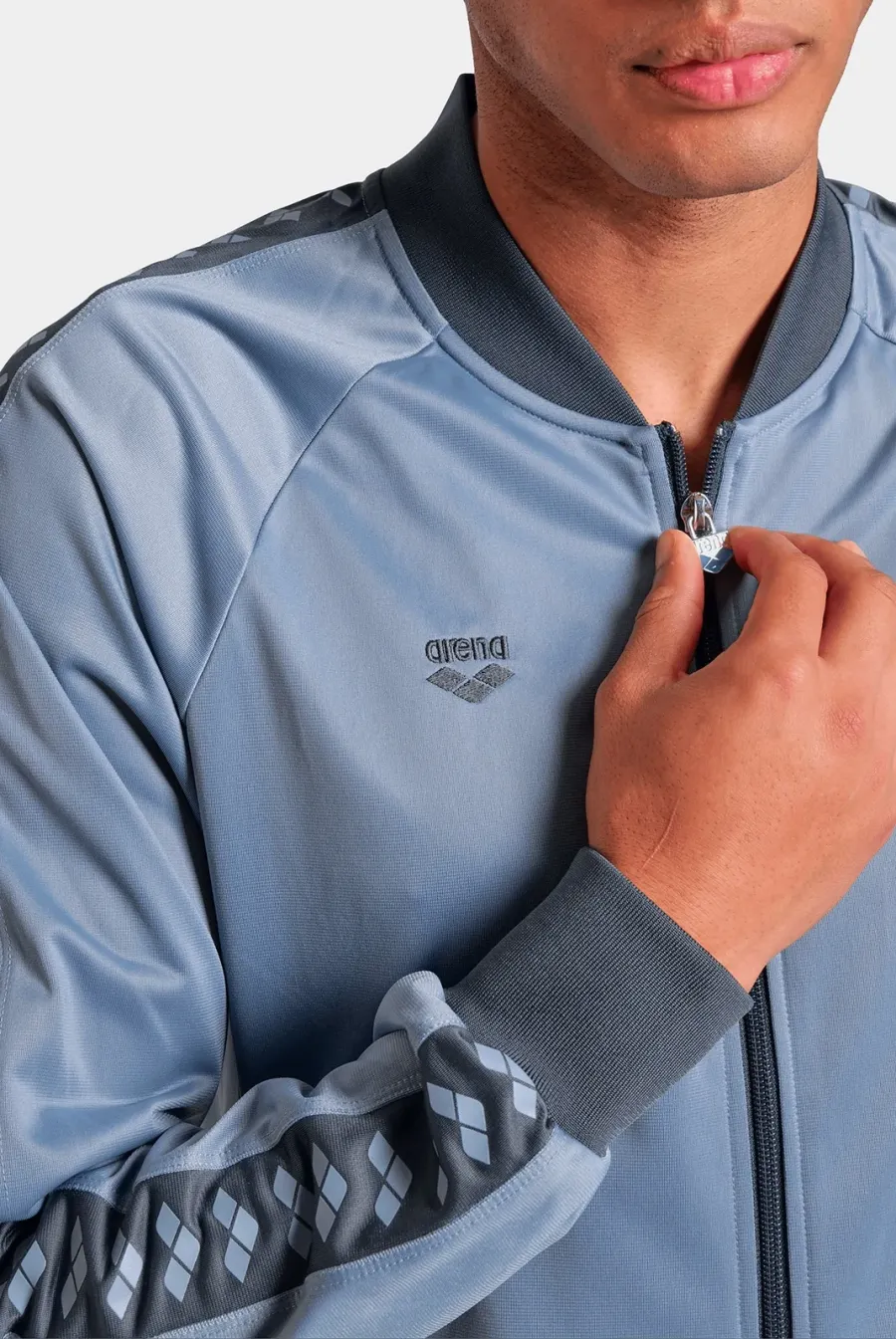Реглан Arena Relax Iv Team Jacket 002723-550