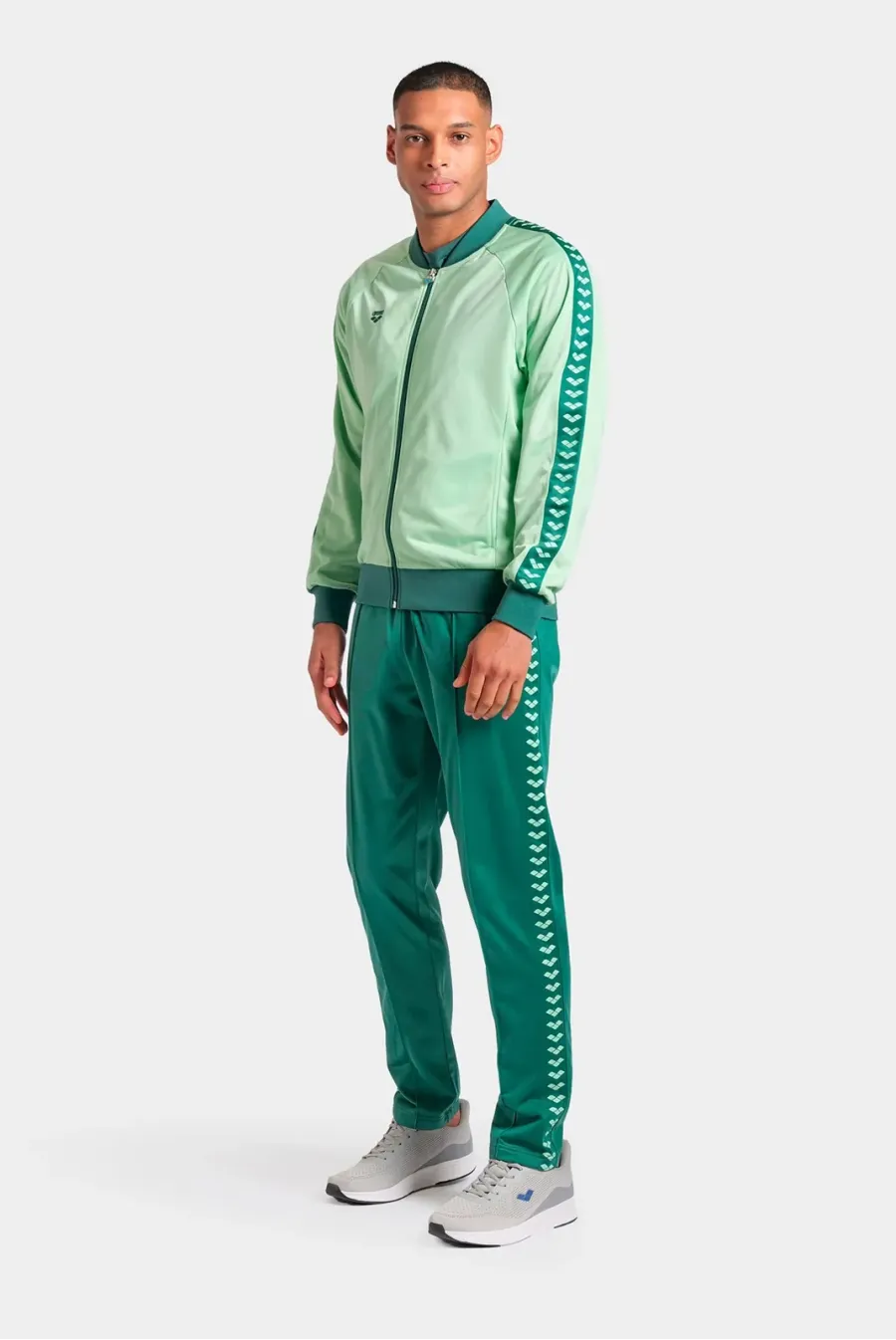 Реглан Arena Relax Iv Team Jacket 002723-662