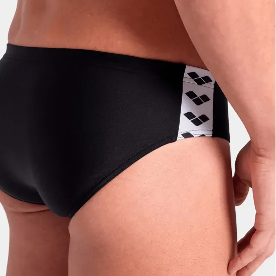 Плавки Arena Icons Swim Briefs Solid 005049-510