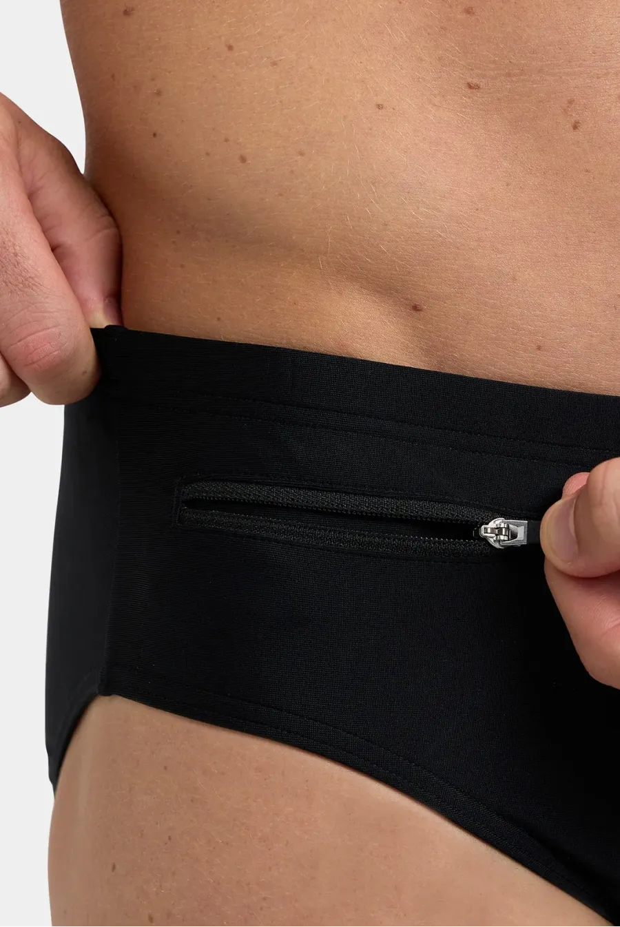 Плавки Arena Zip Brief 9cm 006259-500