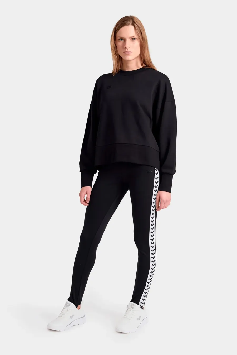 Світшот Arena Oversized Crew Neck 006580-550