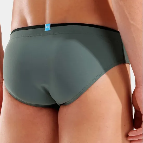Плавки Arena Solid Swim Briefs 008886-640