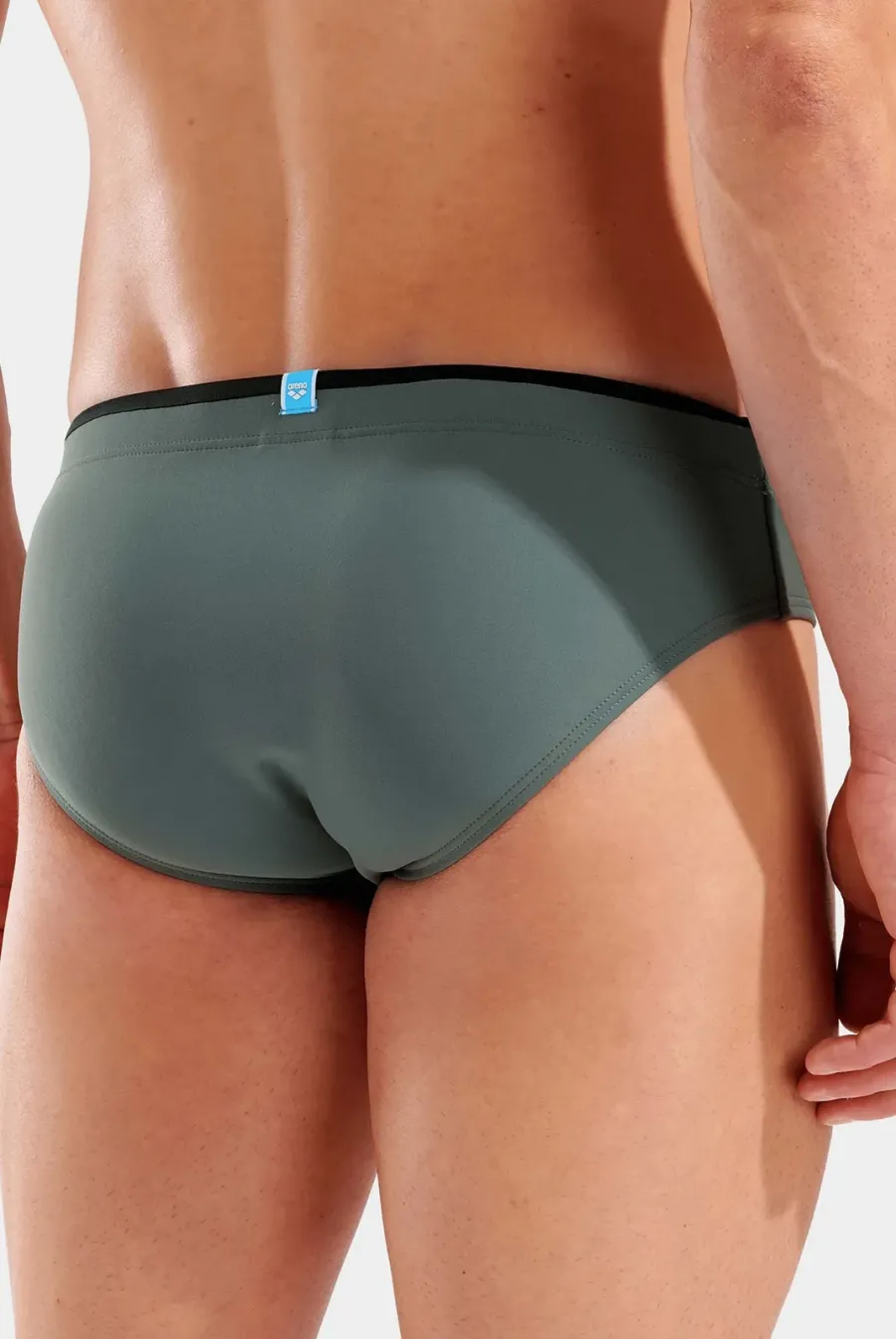 Плавки Arena Solid Swim Briefs 008886-640