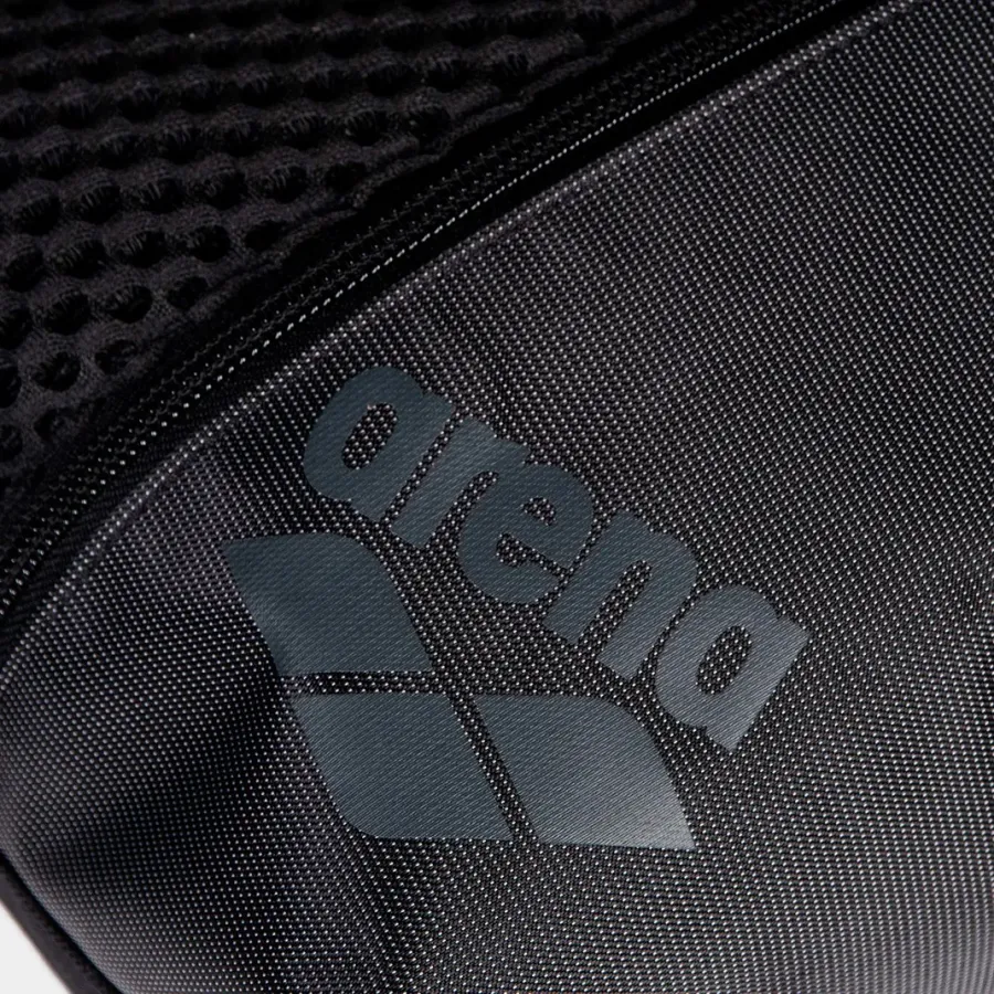 Сумка Arena One Go Pocket Bag 010242-100
