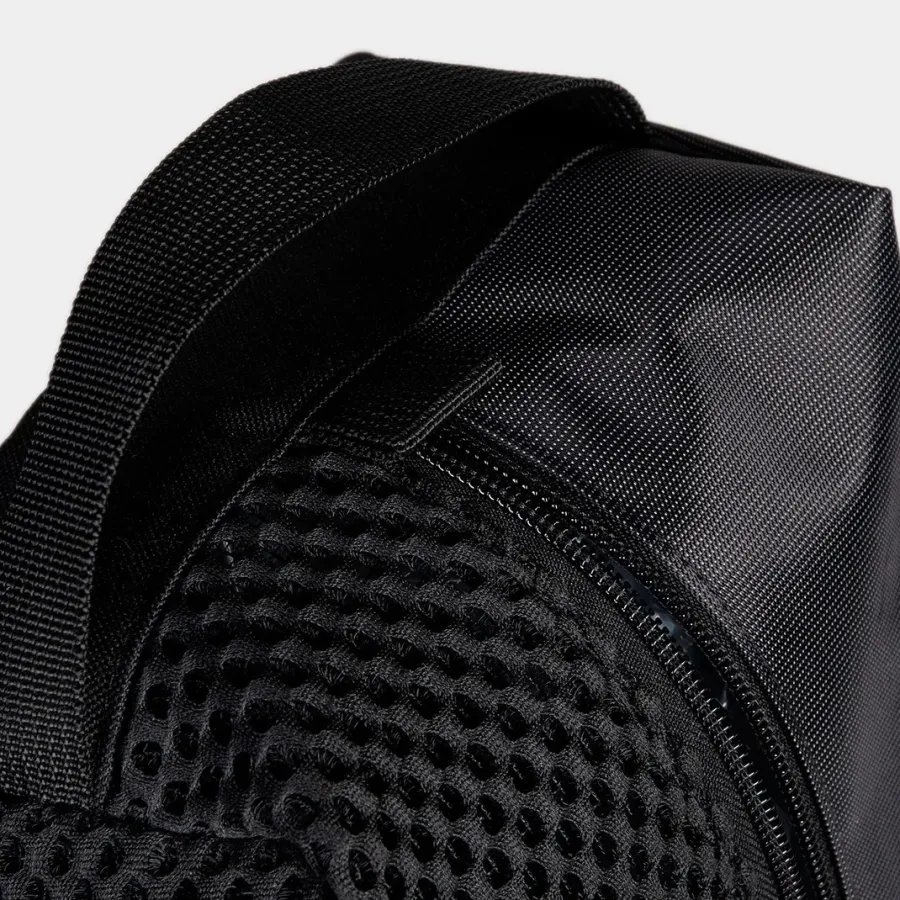 Сумка Arena One Go Pocket Bag 010242-100