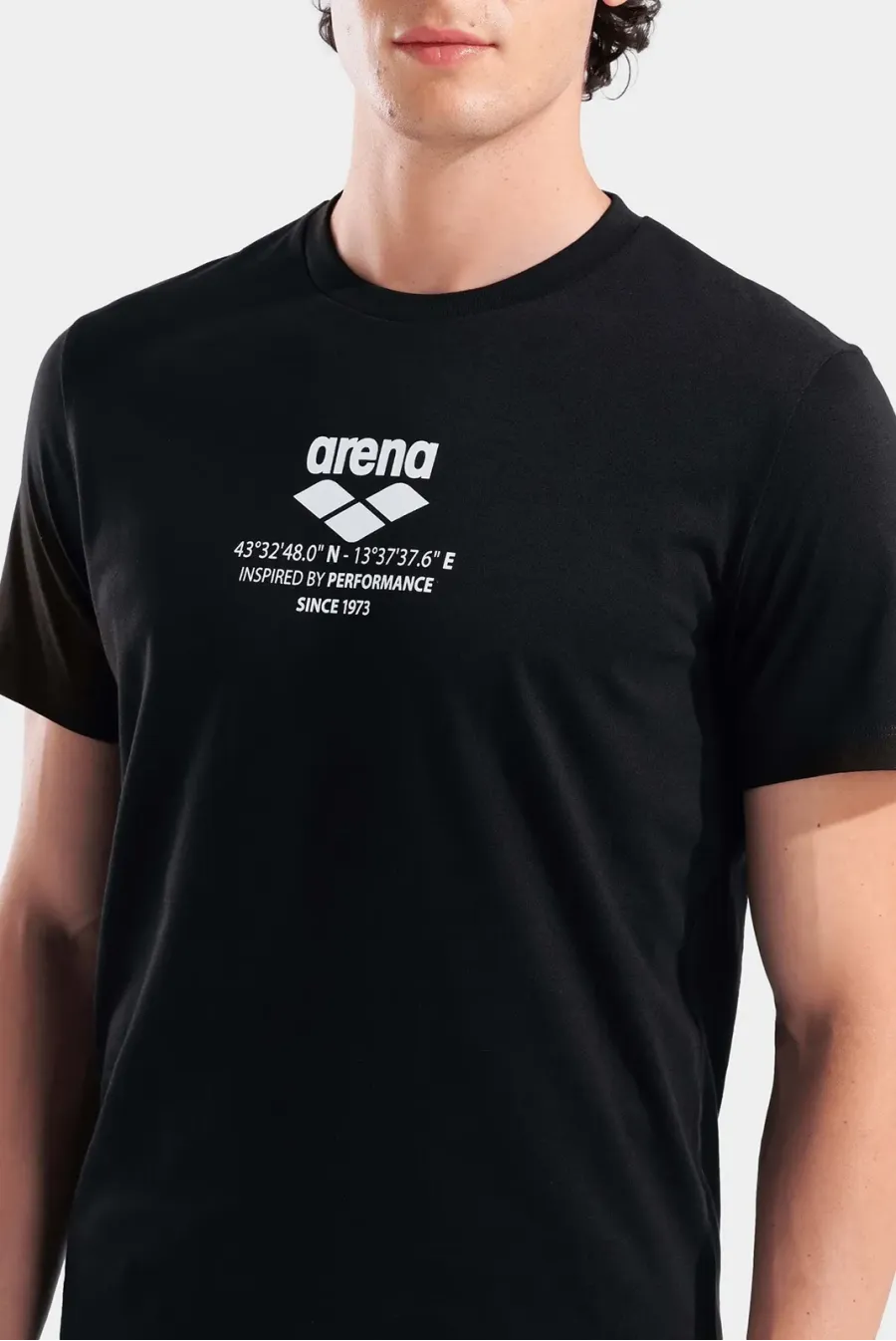 Футболка Arena Graphic T-shirt 010999-500