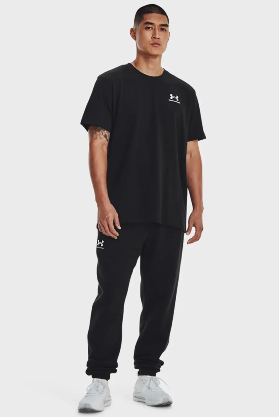Футболка Under Armour Logo Embroidered Heavyweight 1373997-001
