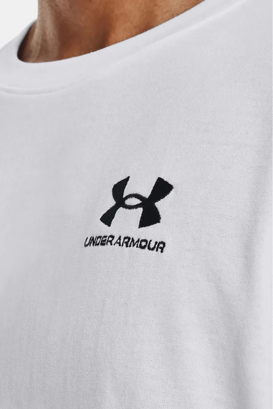 Футболка Under Armour Logo Embroidered Heavyweight 1373997-100