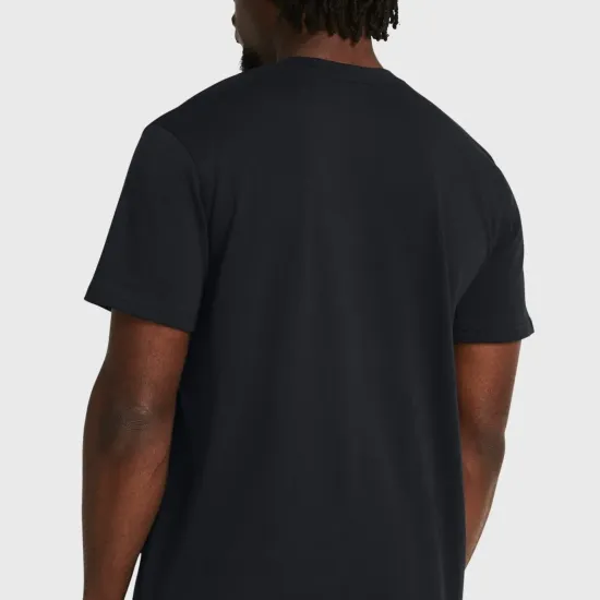 Футболка Under Armour HeatGear Loose Fit Chest Patch 1382902-001
