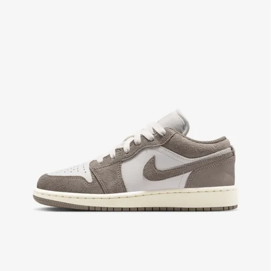 Кросівки Nike Air Jordan 1 Low 553560-026