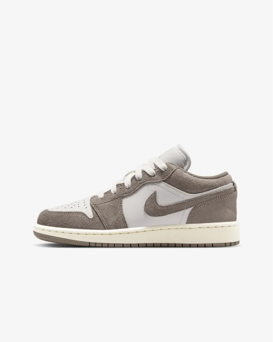 Кросівки Nike Air Jordan 1 Low 553560-026