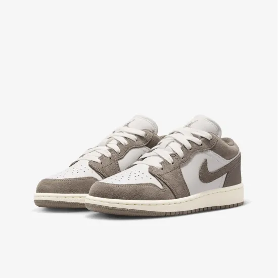 Кросівки Nike Air Jordan 1 Low 553560-026
