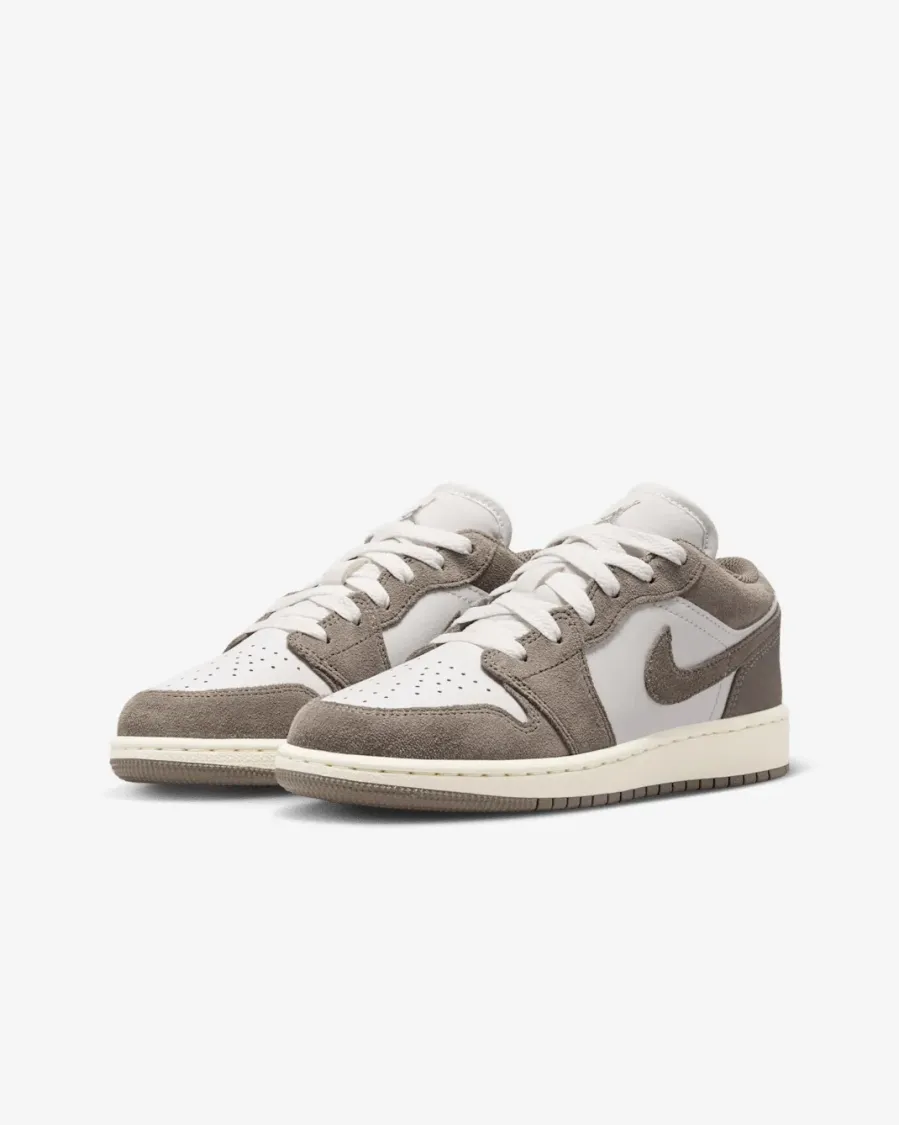 Кросівки Nike Air Jordan 1 Low 553560-026