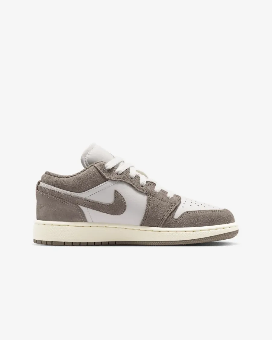 Кросівки Nike Air Jordan 1 Low 553560-026