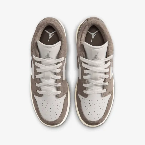 Кросівки Nike Air Jordan 1 Low 553560-026