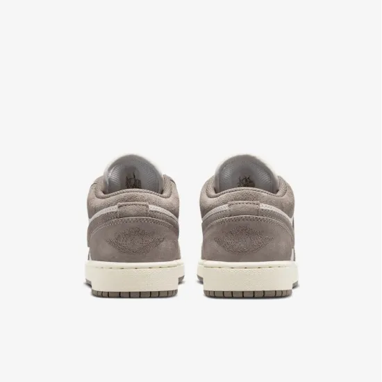 Кросівки Nike Air Jordan 1 Low 553560-026