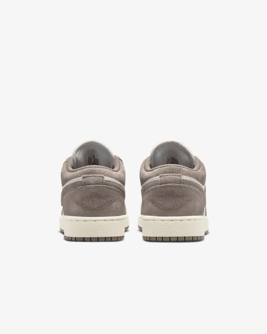 Кросівки Nike Air Jordan 1 Low 553560-026