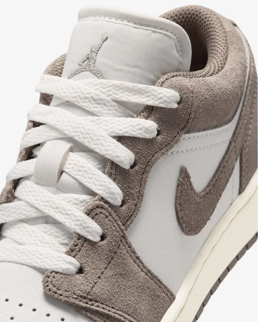 Кросівки Nike Air Jordan 1 Low 553560-026