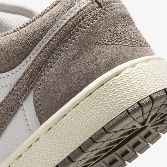 Кросівки Nike Air Jordan 1 Low 553560-026