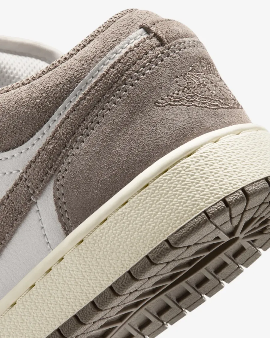 Кросівки Nike Air Jordan 1 Low 553560-026