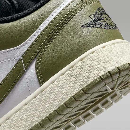 Кросівки Nike Air Jordan 1 Low 553560-092