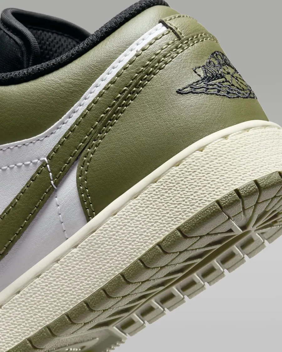 Кросівки Nike Air Jordan 1 Low 553560-092