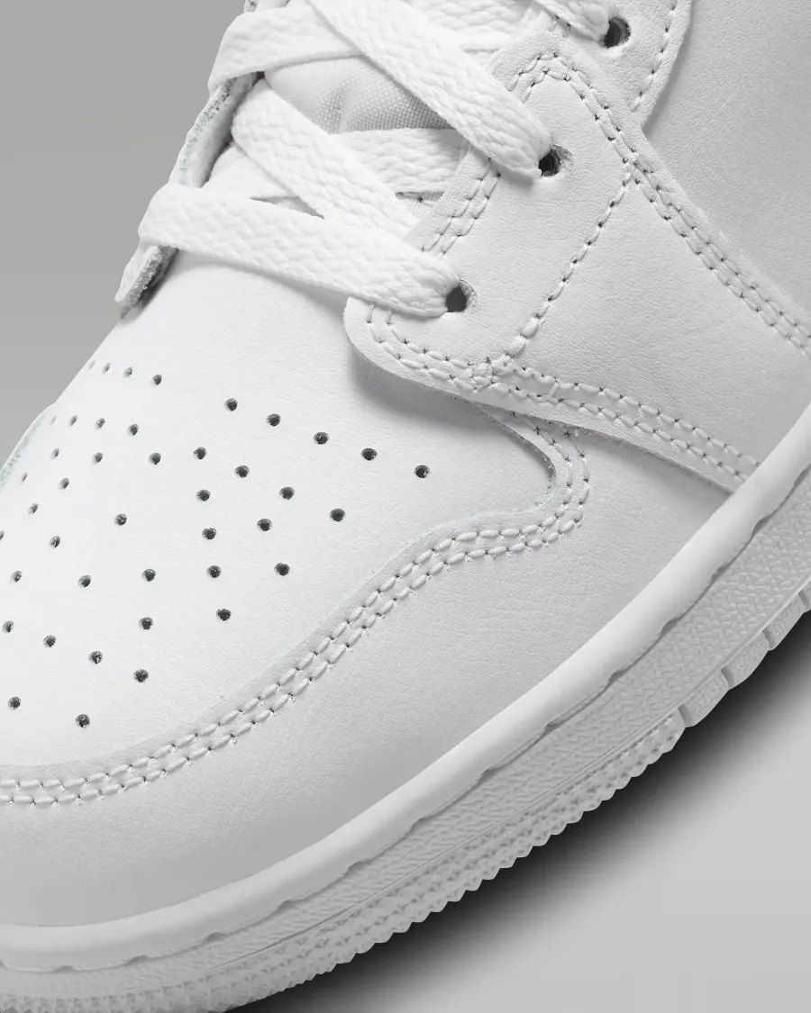 Кросівки Nike Air Jordan 1 Mid 554725-136