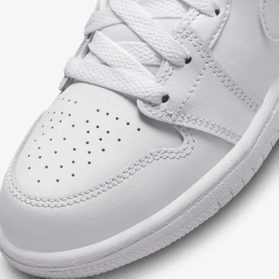 Кросівки Nike Air Jordan 1 Low 640734-136
