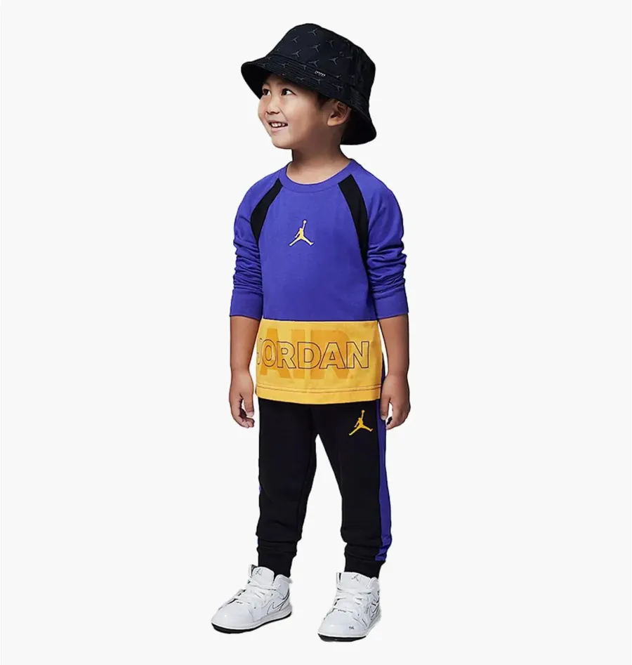 Костюм Nike Air Jordan Baseline Raglan Crew Set 75C053-023