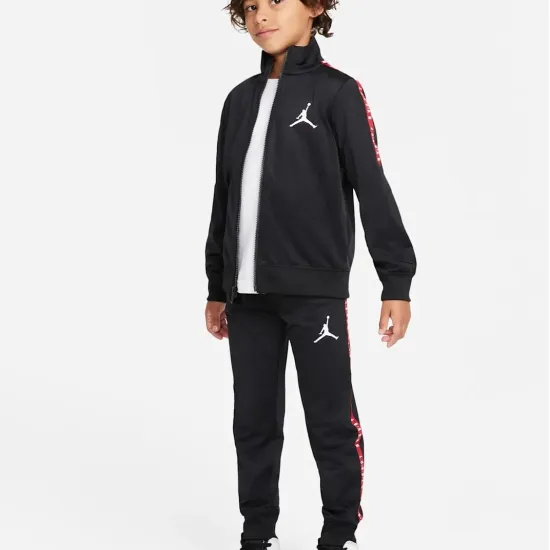 Костюм Nike Air Jordan Tricot Set 85A449-023