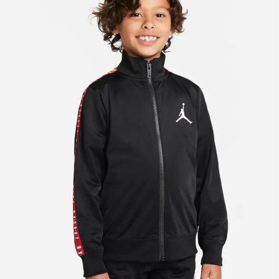 Костюм Nike Air Jordan Tricot Set 85A449-023