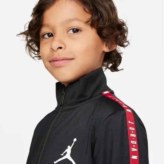 Костюм Nike Air Jordan Tricot Set 85A449-023