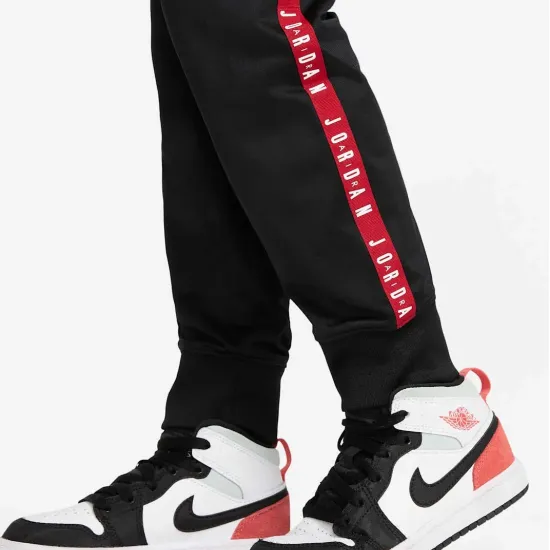 Костюм Nike Air Jordan Tricot Set 85A449-023