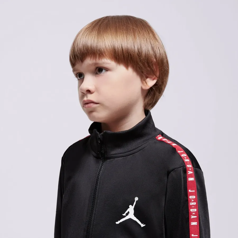 Спортивний костюм Nike Air Jordan Tricot Set 95A449-023