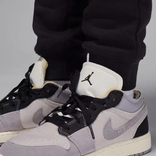 Штани Nike Air Jordan My Brooklyn Essentials Fleece Cargo 95F105-023