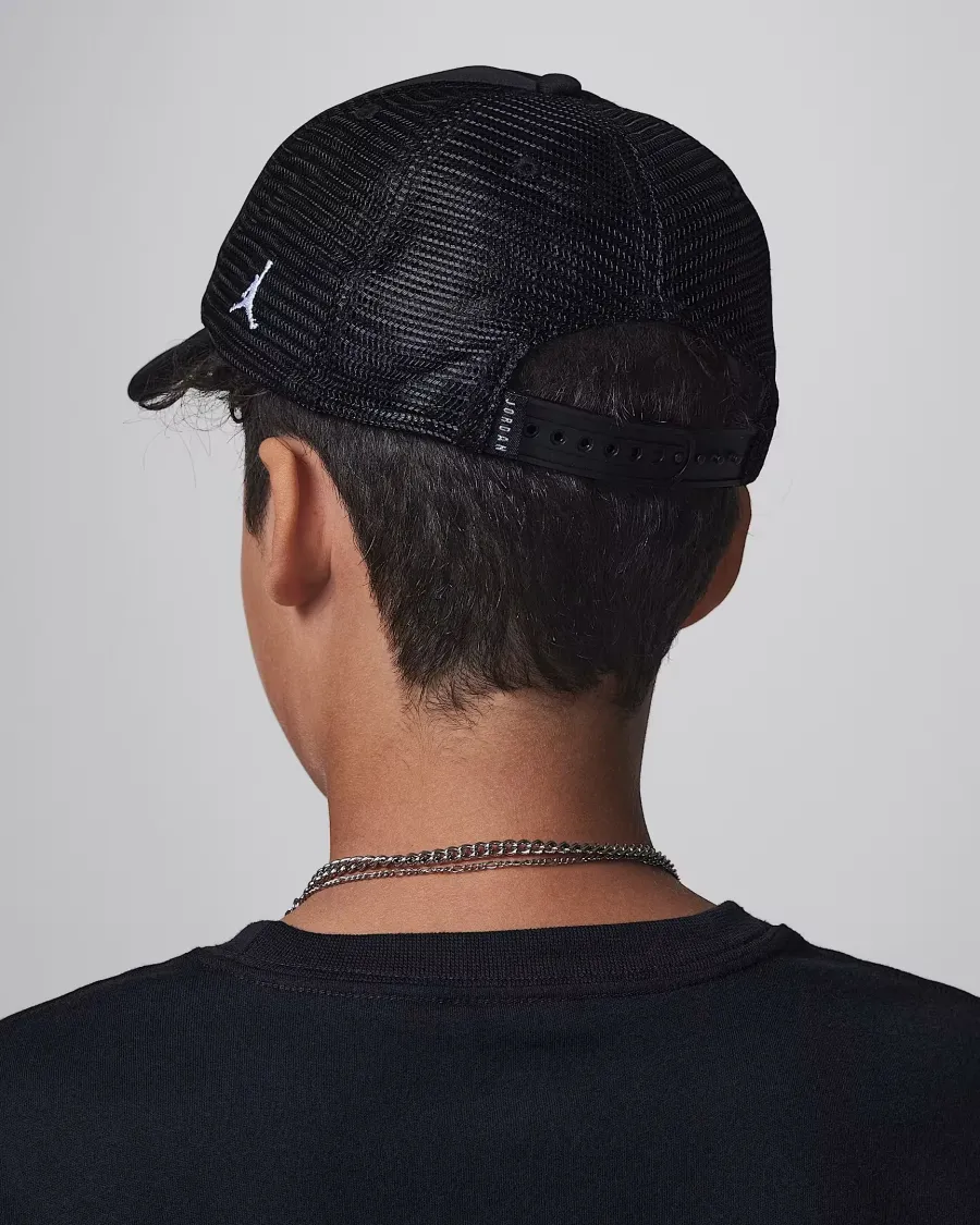 Кепка Nike Air Jordan Foam Trucker Hat 9A0940-023