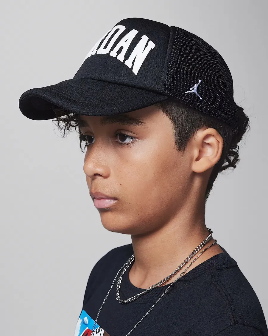 Кепка Nike Air Jordan Foam Trucker Hat 9A0940-023