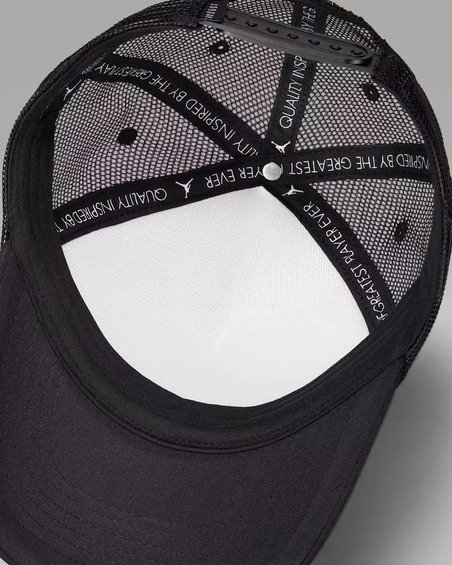 Кепка Nike Air Jordan Foam Trucker Hat 9A0940-023