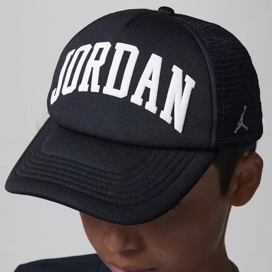 Кепка Nike Air Jordan Foam Trucker Hat 9A0940-023