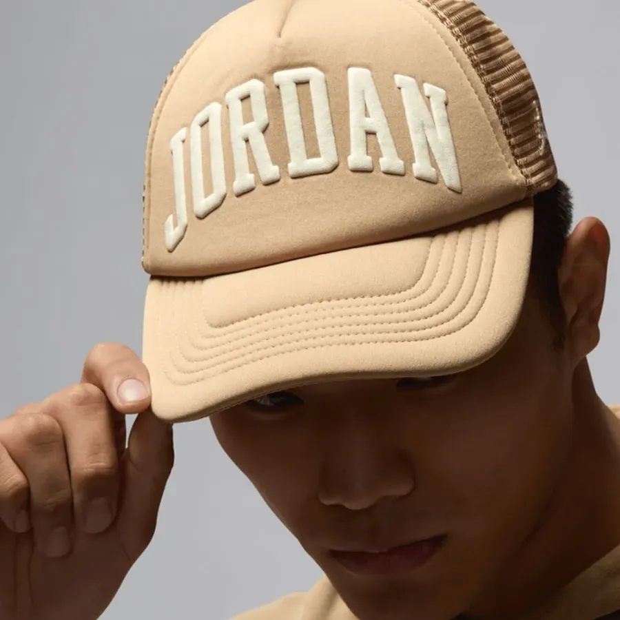 Кепка Nike Air Jordan Foam Trucker Hat 9A0940-J34