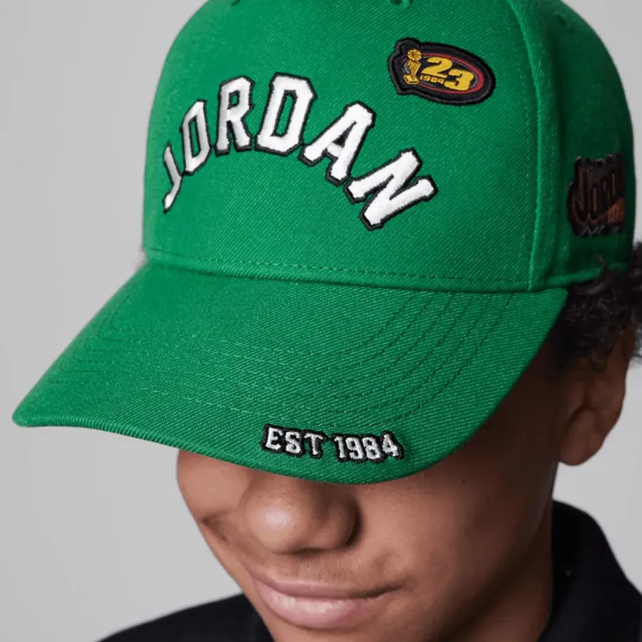 Кепка Nike Air Jordan Signature Curved Brim 9A9028-E1P
