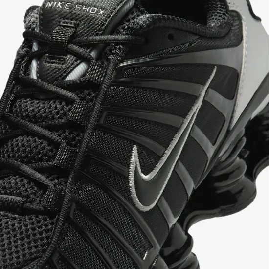 Кросівки Nike Shox TL AR3566-008
