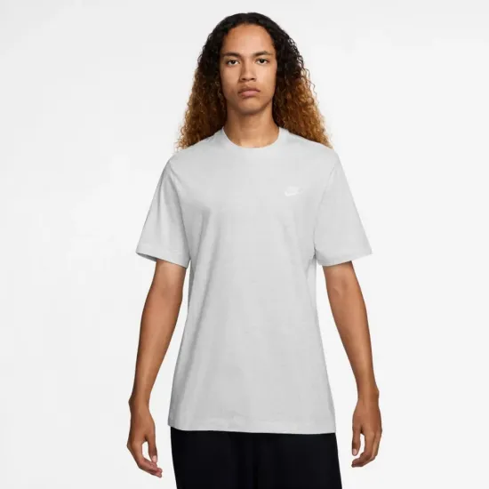 Футболка Nike Sportswear Club Tee AR4997-051