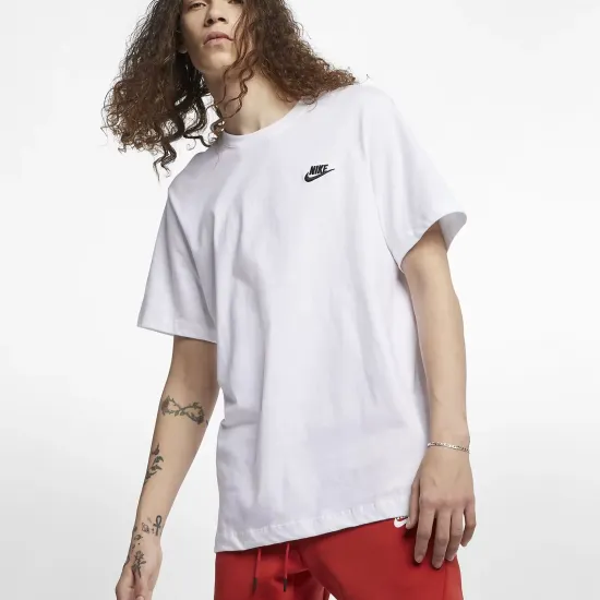 Футболка Nike Sportswear Club Tee AR4997-101