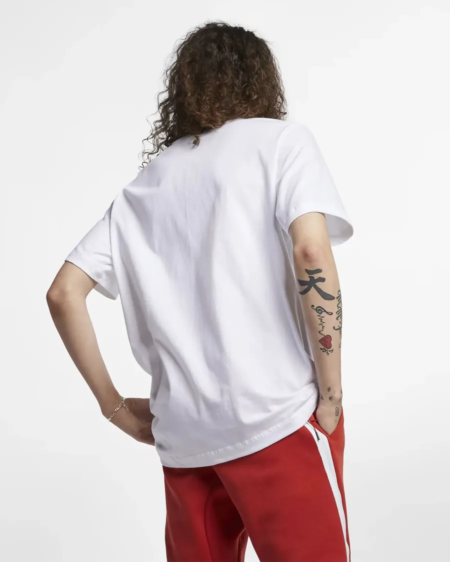 Футболка Nike Sportswear Club Tee AR4997-101