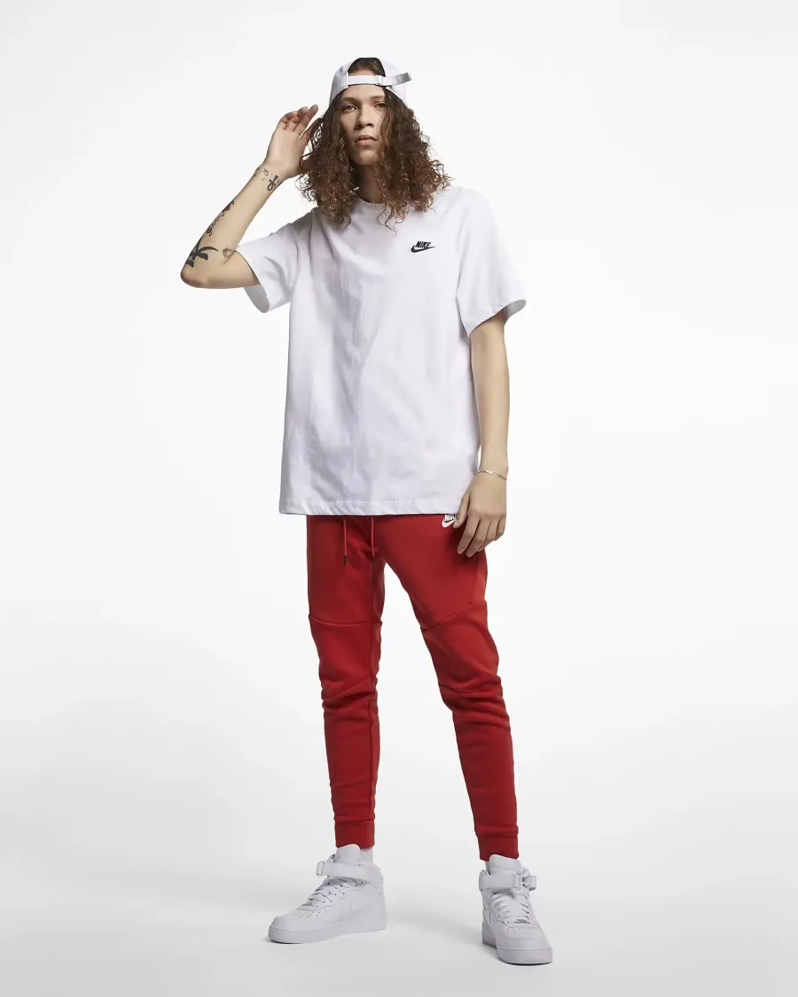 Футболка Nike Sportswear Club Tee AR4997-101