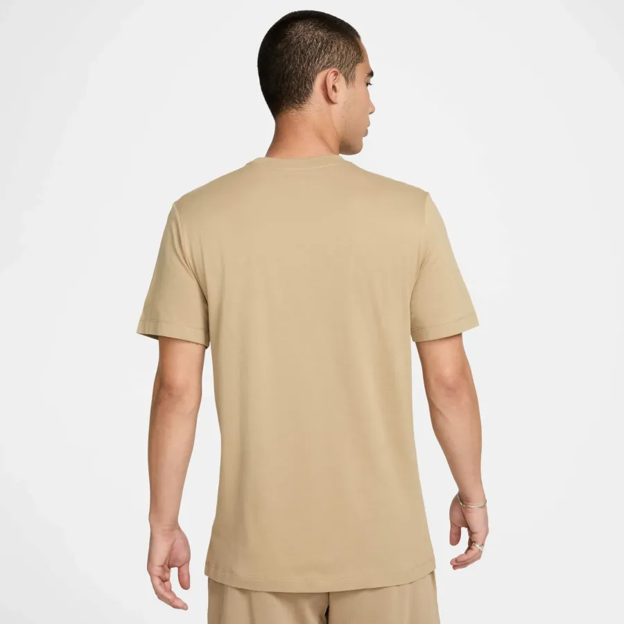 Футболка Nike Sportswear Club Tee AR4997-297