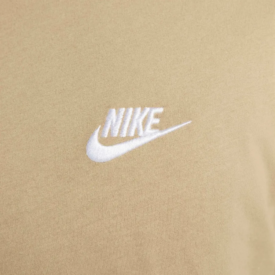 Футболка Nike Sportswear Club Tee AR4997-297