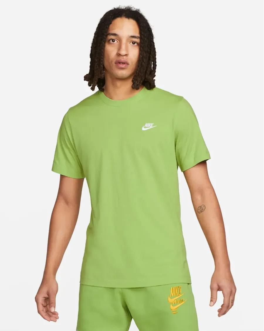 Футболка Nike Sportswear Club Tee AR4997-332
