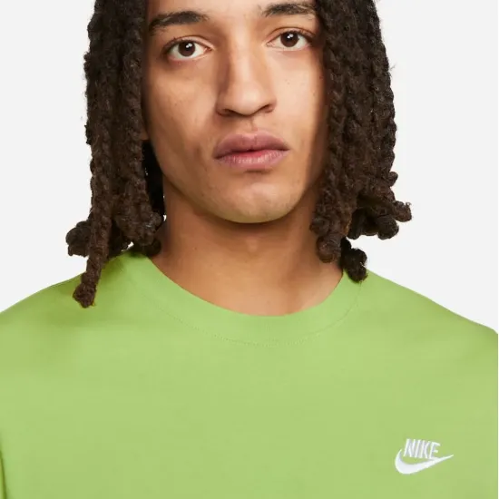 Футболка Nike Sportswear Club Tee AR4997-332
